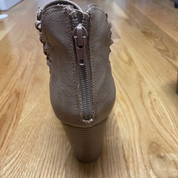 Tan Peep Toe Thick Heel Shoe - Picture 5 of 6